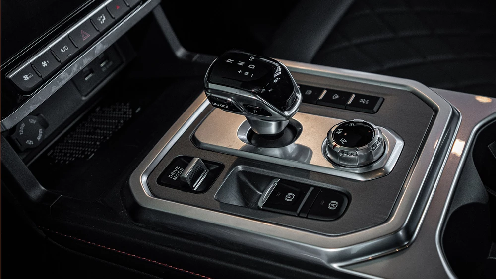 JAC T9 салон интерьер тоннель селектор