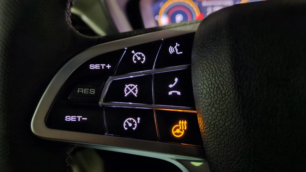 Lada Vesta SW Cross салон интерьер руль кнопки