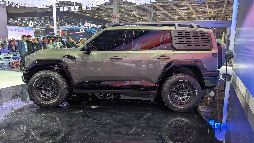 Mengshi M817 сбоку шанхай шанхайский автосалон 2025 