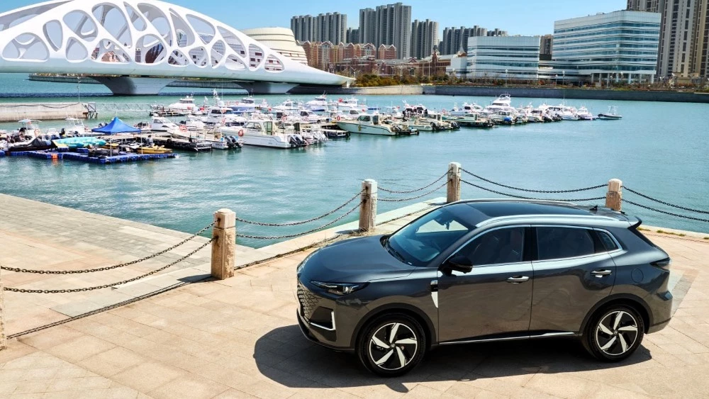 Changan CS55 Plus 2025 сбоку Uni-S