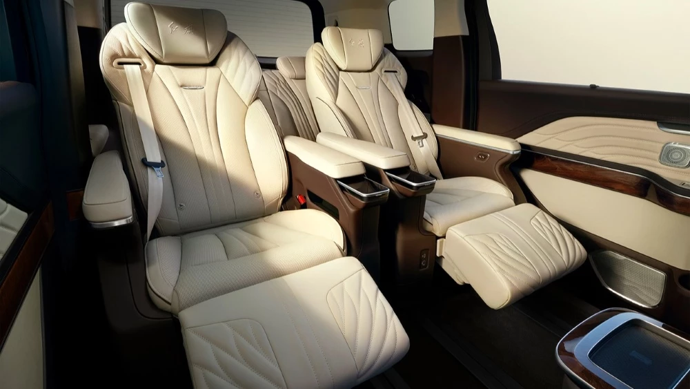 минивэн Hongqi HQ9 салон интерьер второй ряд