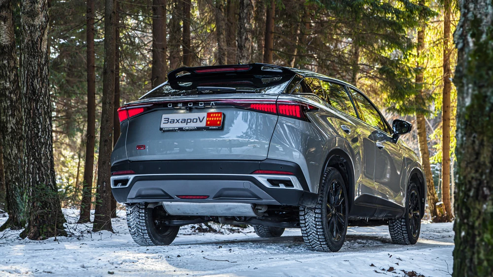 обновленный Omoda C5 FL рестайлинг тест сзади