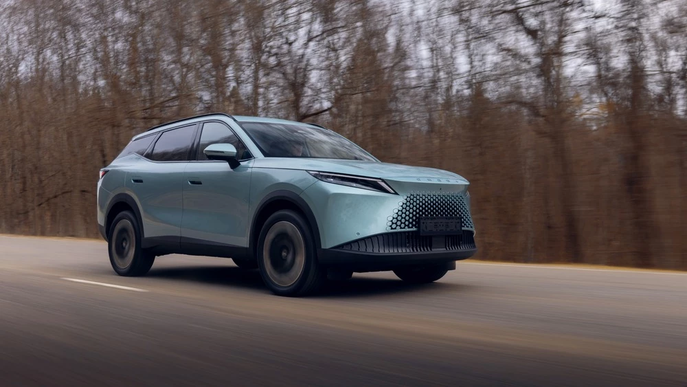 omoda c7 новая сбоку спереди в динамике