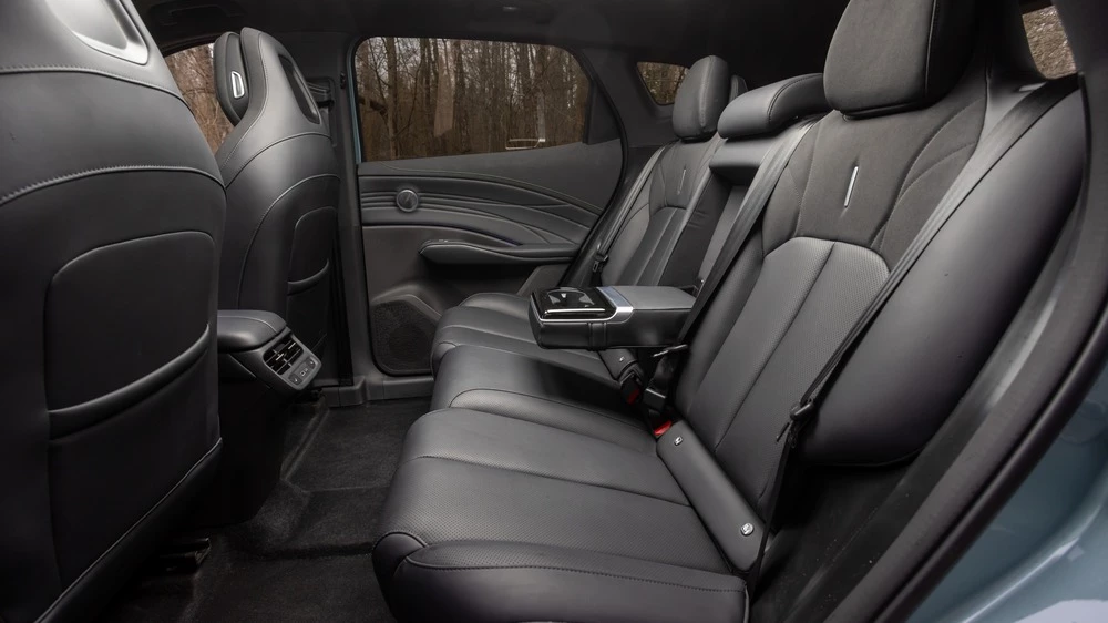 omoda c7 новая салон интерьер сиденья второй ряд