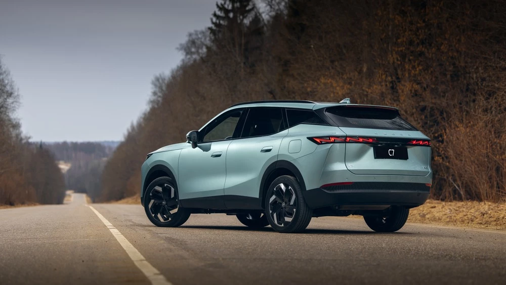 omoda c7 новая сбоку сзади