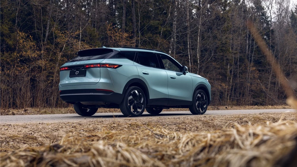 omoda c7 новая сбоку сзади