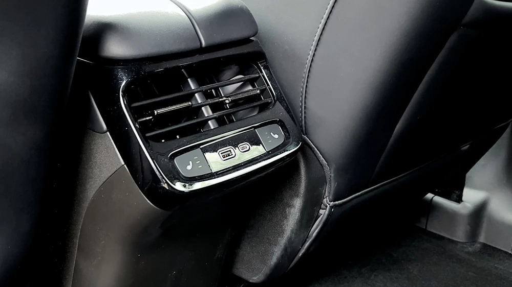 Omoda C7 тест салон интерьер второй ряд климат дефлекторы