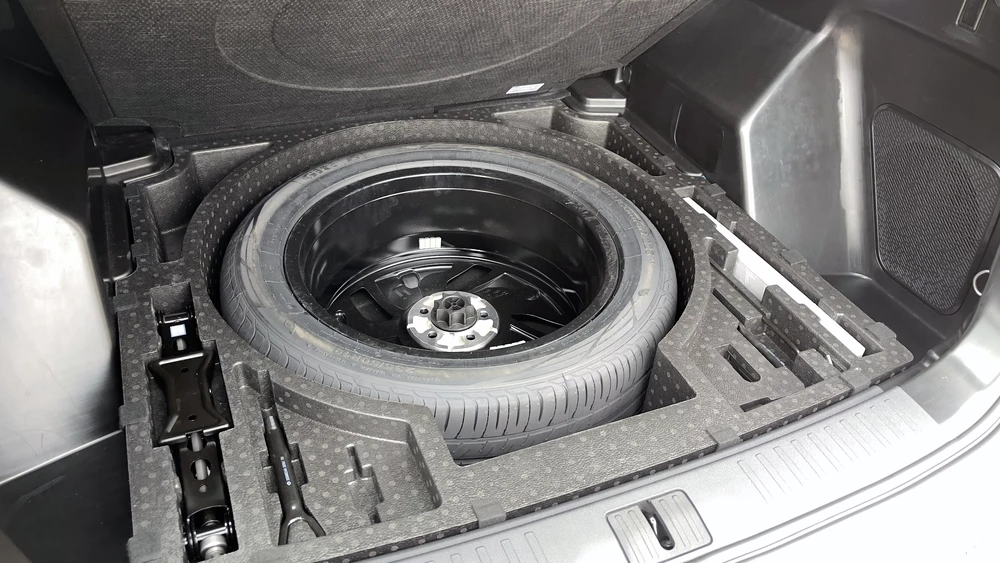 Omoda C7 тест салон интерьер багажник запасное колесо