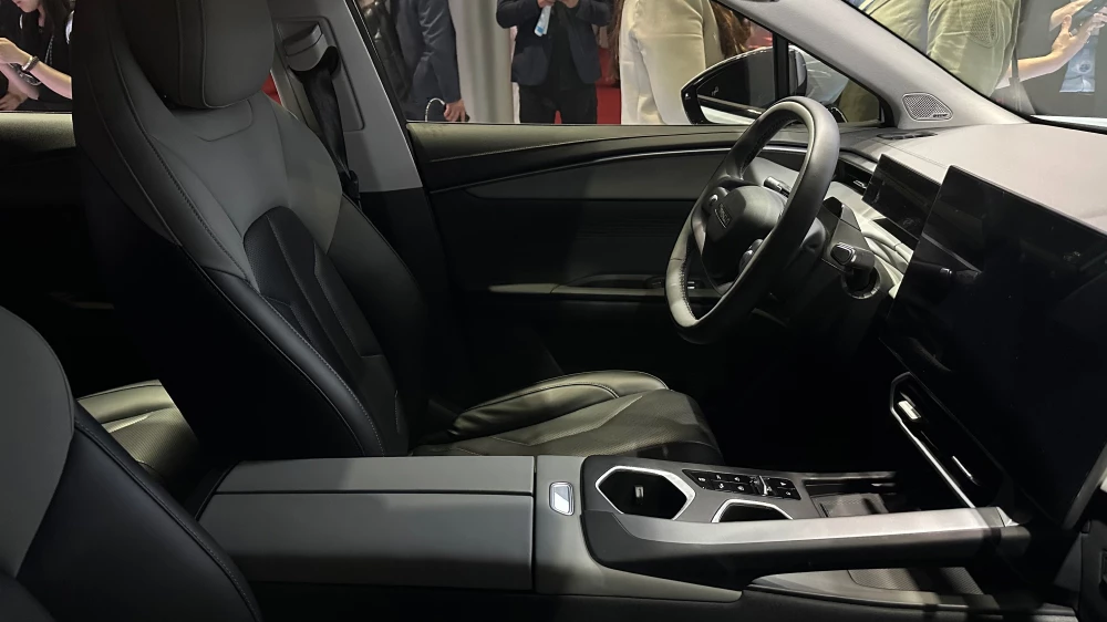 omoda c5 shs гибридный кроссовер салон черный