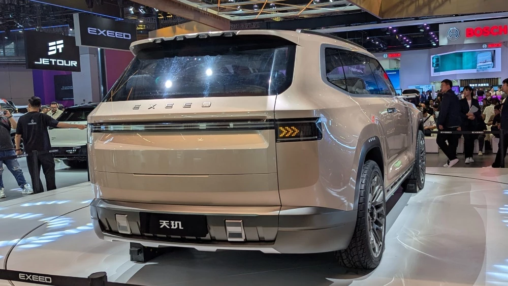 концепт-кар Exeed Tianji сзади в Шанхае 2025