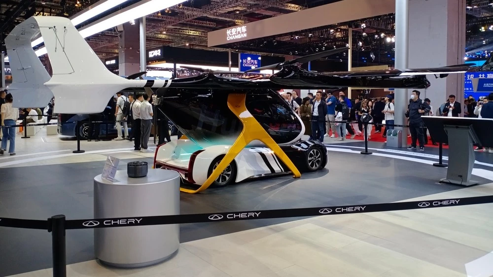 шанхай шанхайский автосалон 2025 летающие автомобили Chery