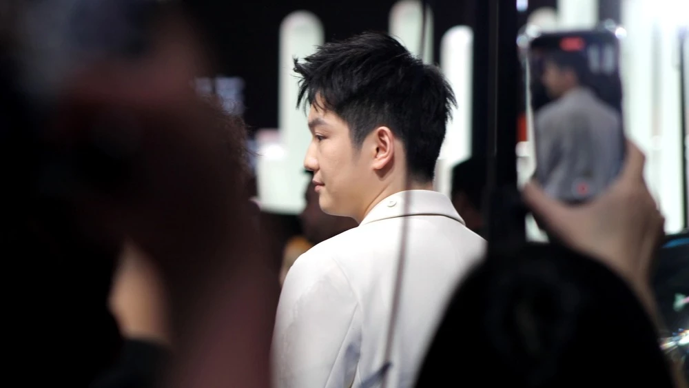 шанхай шанхайский автосалон 2025 идол звезда