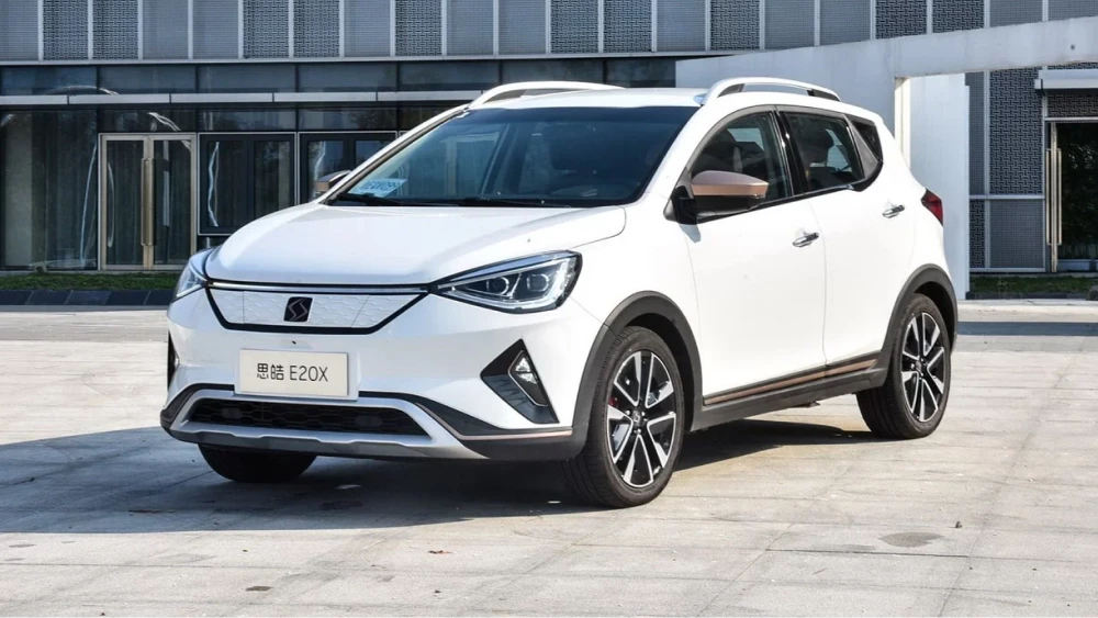 sol e20x хэтчбек белый сбоку спереди электрический jac volkswagen sehol