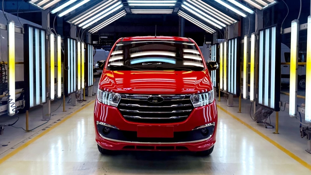 Фургон Sollers SF1 завод Алабуга спереди конвейер