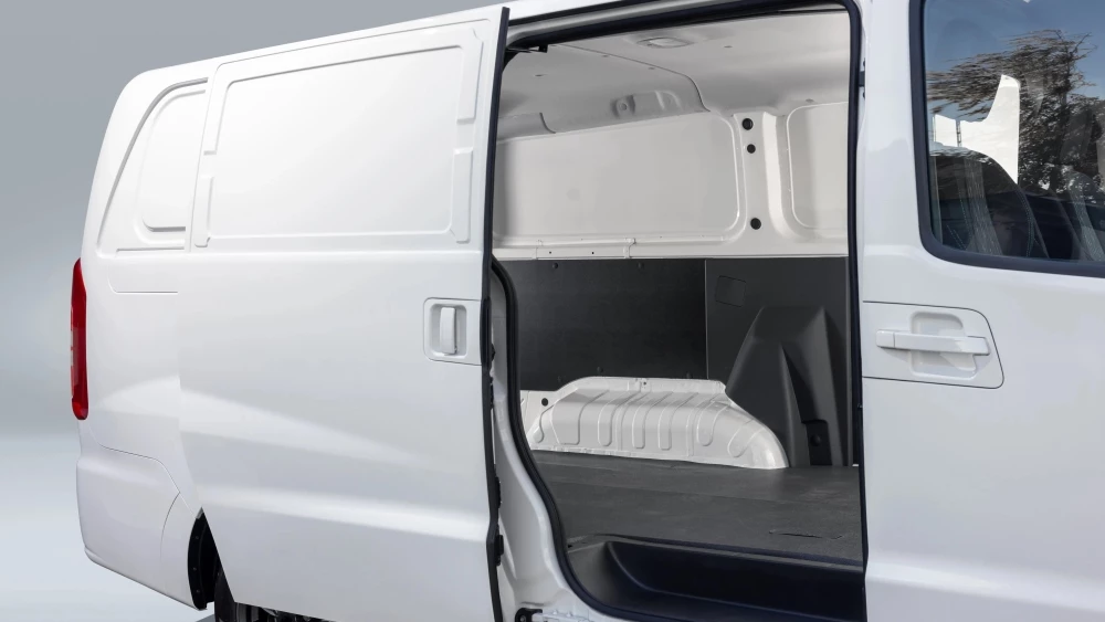 Фургон Sollers SF1 сбоку спереди дверь открыта