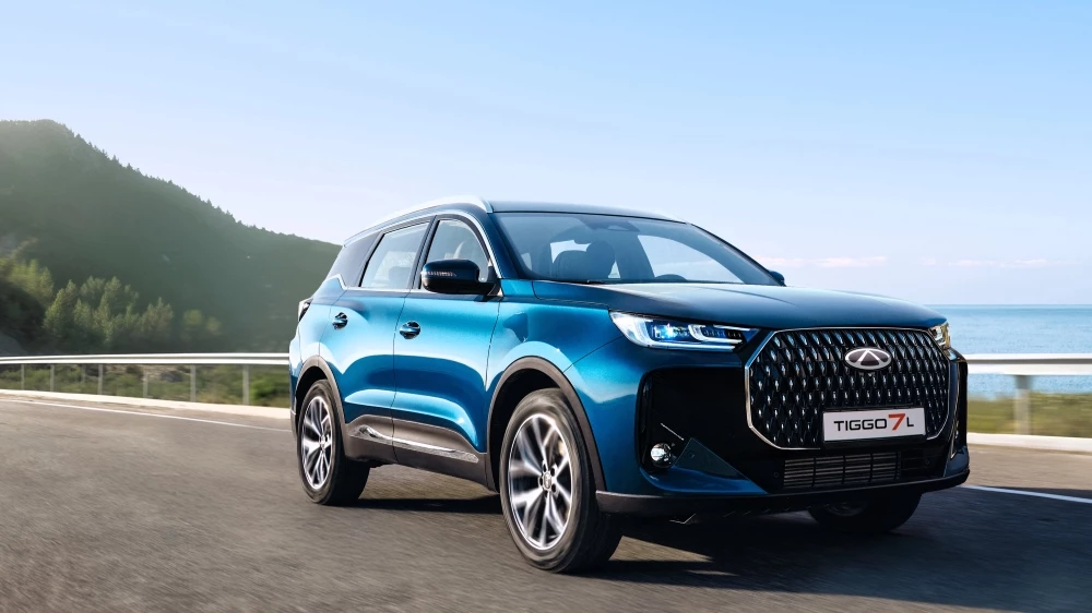 Chery Tiggo 7L в России сбоку спереди