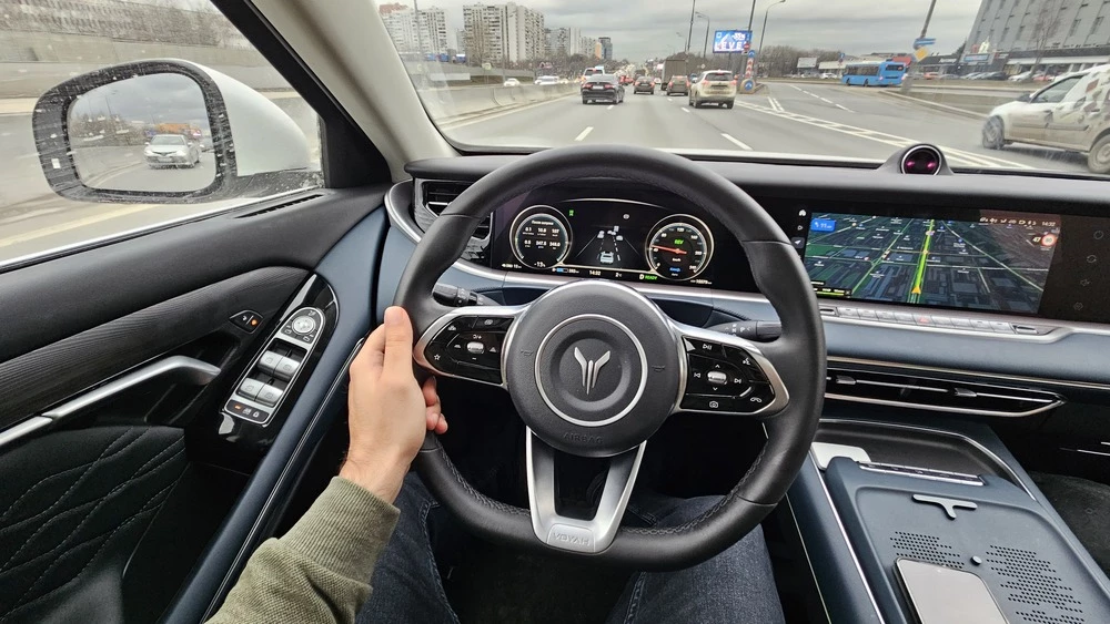 Voyah Free EVR Sport Edition салон интерьер водитель за рулем