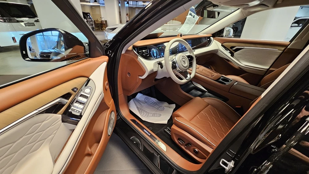 Voyah Free EVR Sport Edition салон интерьер сиденья первый ряд