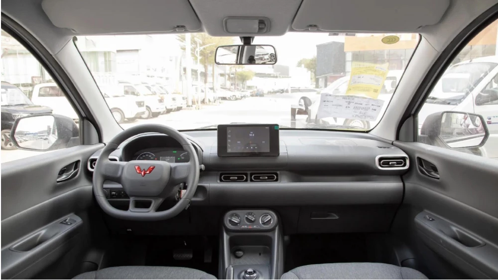 wuling hongguang erev минивэн с последовательным гибридом салон серый экран