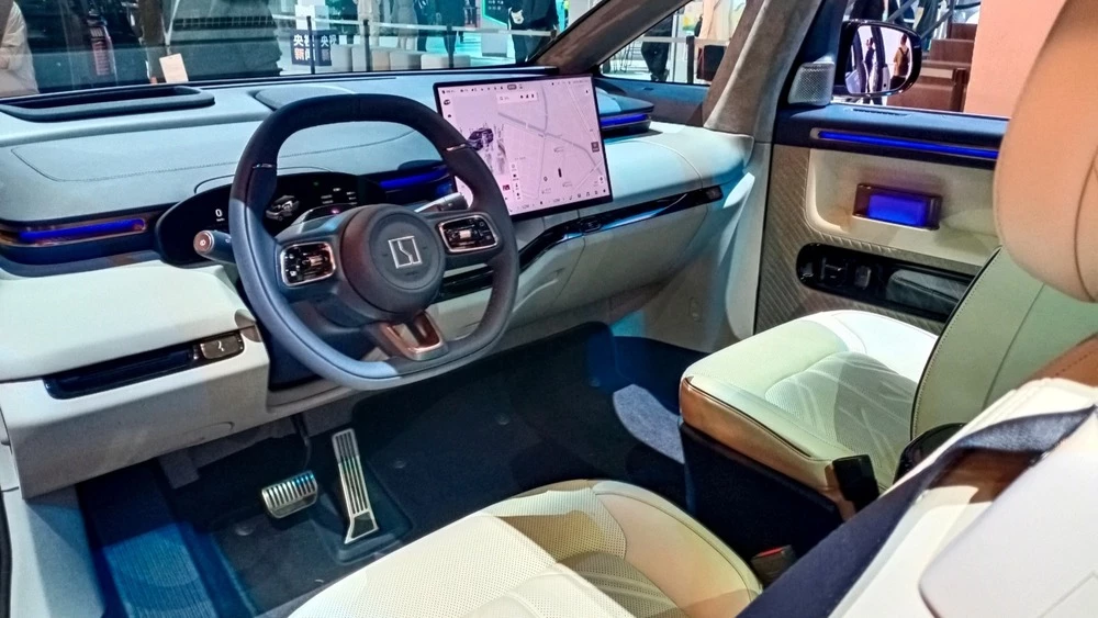 Минивэн Zeekr Mix шанхай шанхайский автосалон 2025 салон интерьер