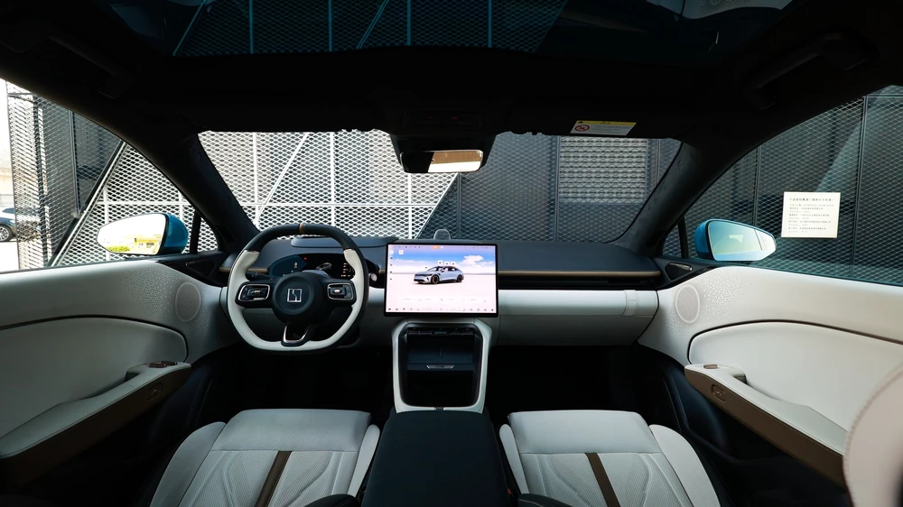 Zeekr 007 GT тест салон интерьер