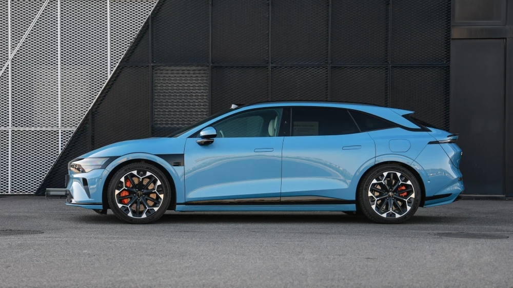 Zeekr 007 GT тест сбоку