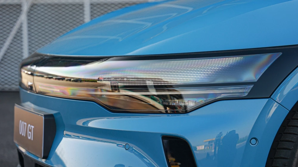 Zeekr 007 GT тест фары