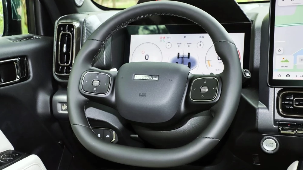 салон бензинового haval raptor