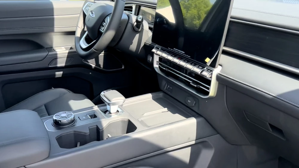 пикап Chery Himla интерьер презентация для СМИ