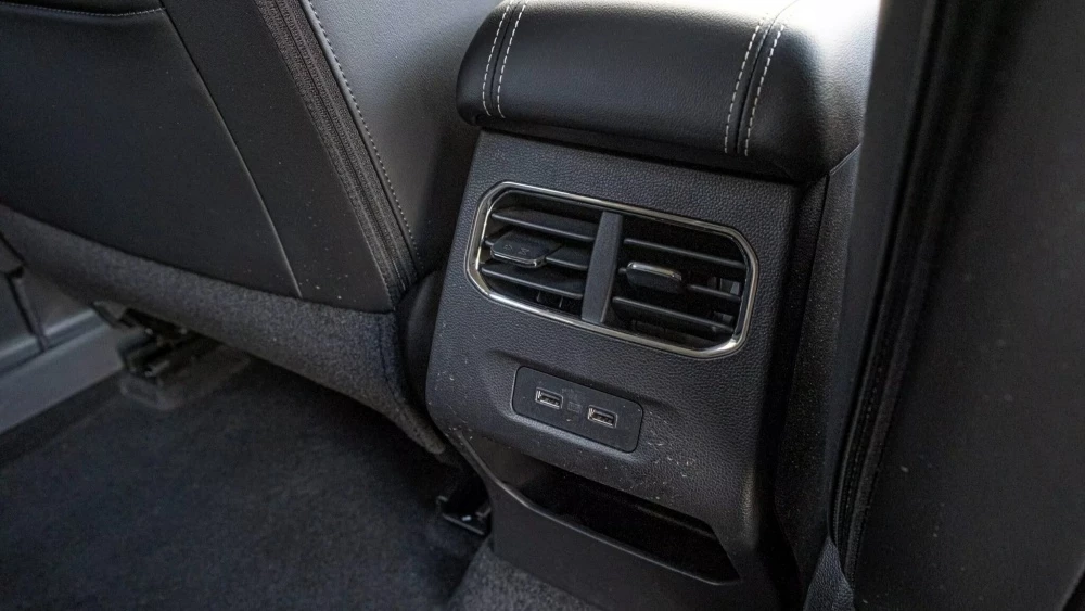 гибридный кроссовер Haval Jolion HEV интерьер