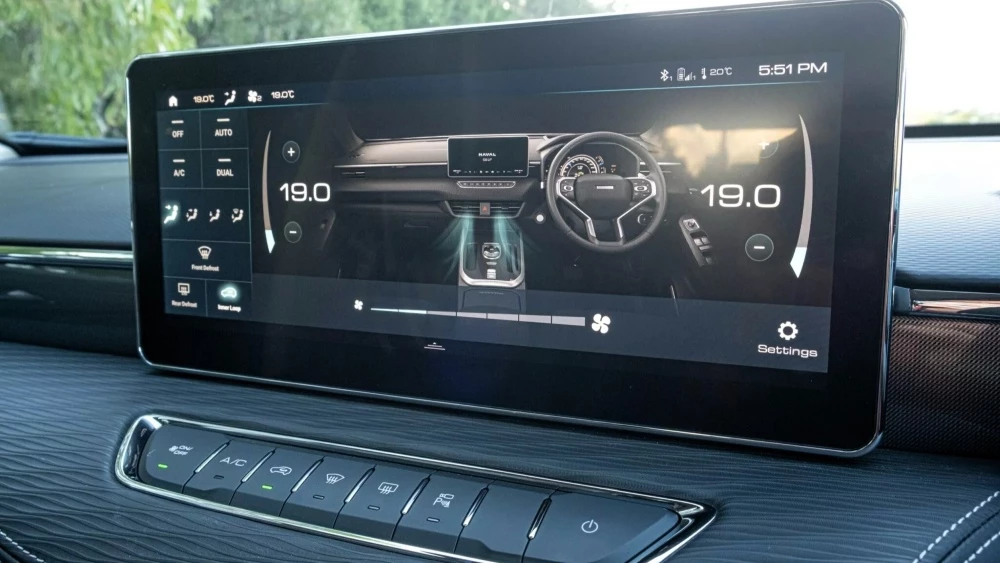 гибридный кроссовер Haval Jolion HEV интерьер