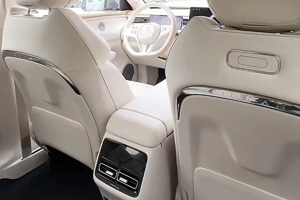 новый Voyah Free+ интерьер