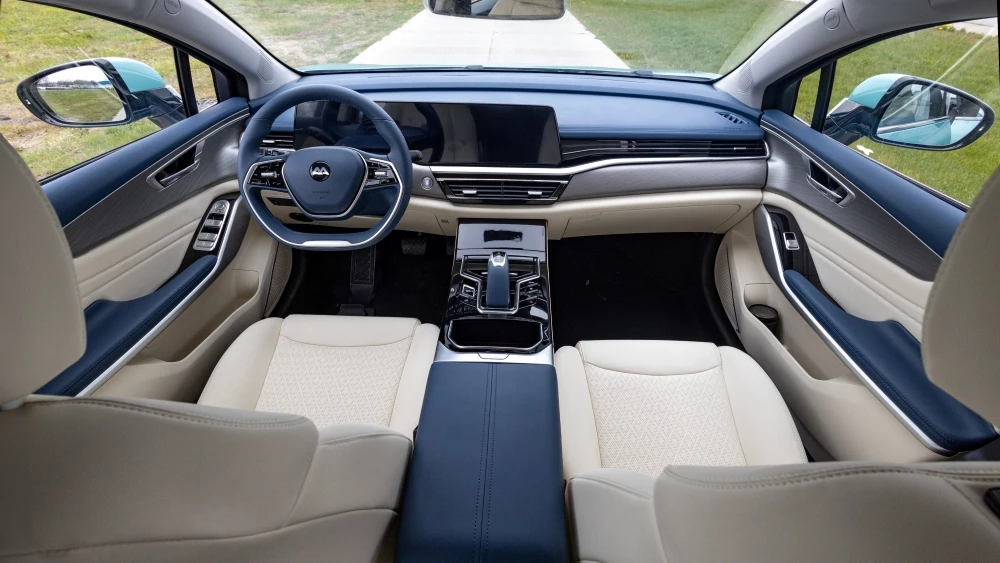 Обновленный электрический седан «Амберавто А5» салон интерьер