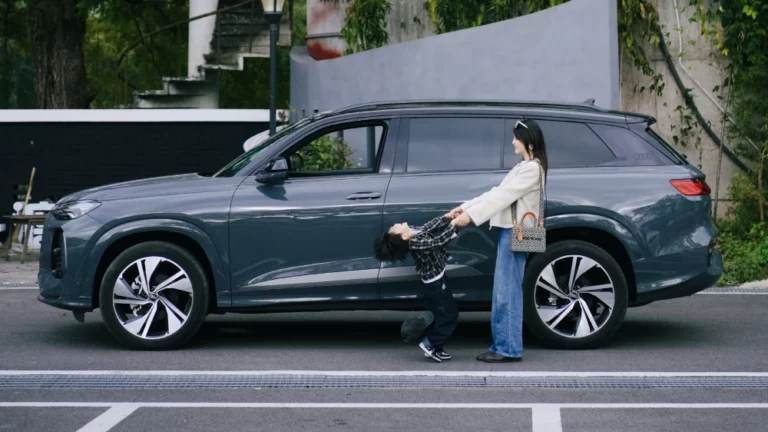 audi q6 сбоку серый кроссовер самый качественный кроссовер китайской сборки по итогам 2025 года