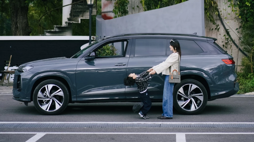 audi q6 сбоку серый кроссовер самый качественный кроссовер китайской сборки по итогам 2025 года