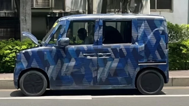 хэтчбек BYD в стиле кей-каров сбоку