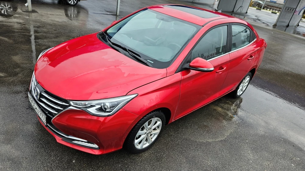 Changan Alsvin тест сбоку спереди