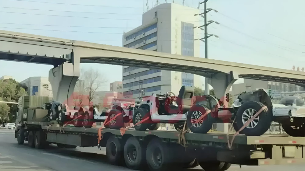 chery трехосный автомобиль заметили в китае сбоку сзади