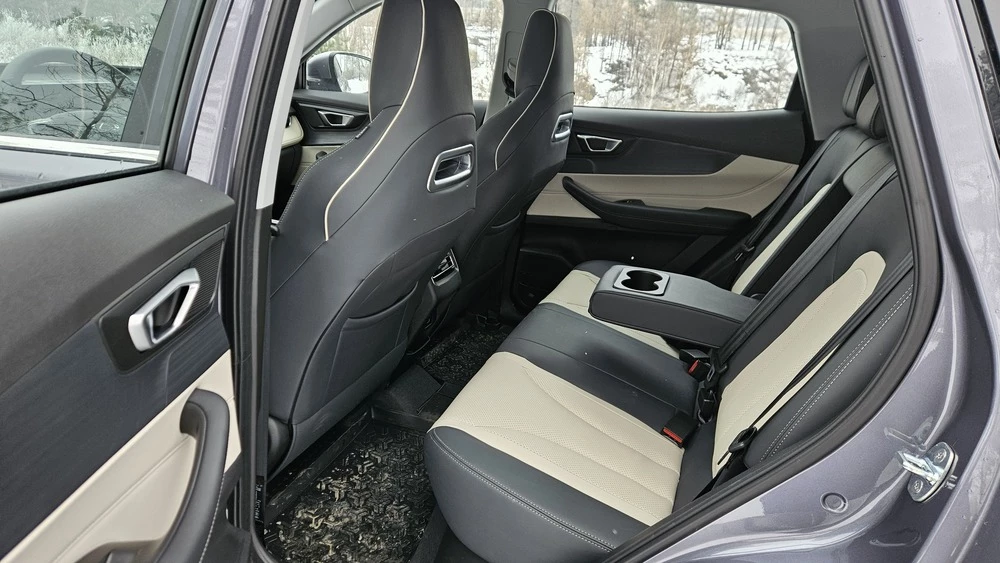 Chery Tiggo 4 тест салон интерьер сиденья второй ряд