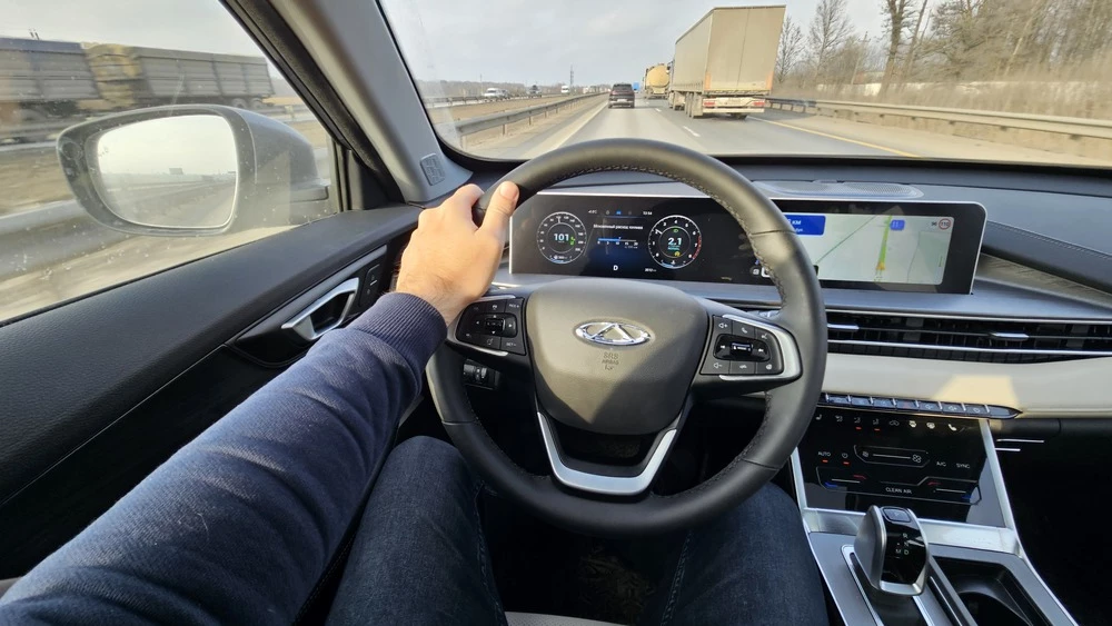 Chery Tiggo 4 тест салон интерьер водитель за рулем