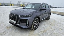 Chery Tiggo 4 сбоку спереди тест