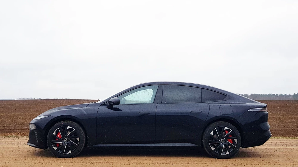 Dongfeng eπ007 1200 EVR сбоку тест