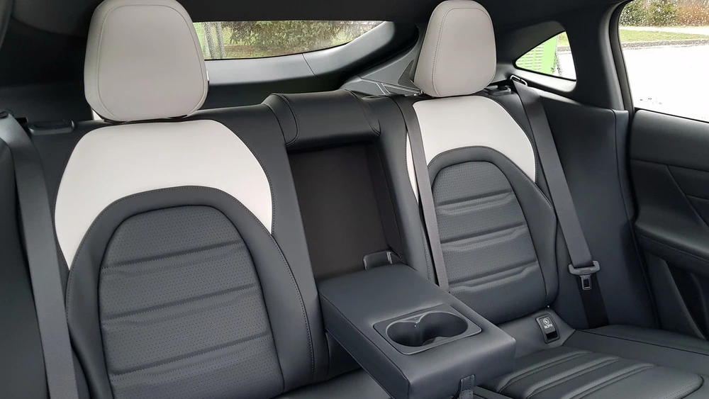 Dongfeng eπ007 1200 EVR тест салон интерьер сиденья второй ряд подлокотник