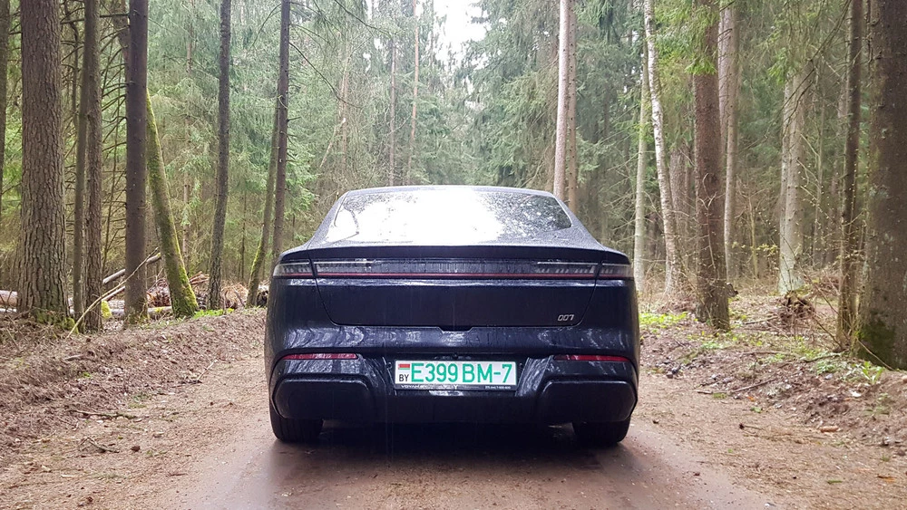 Dongfeng eπ007 1200 EVR сзади тест