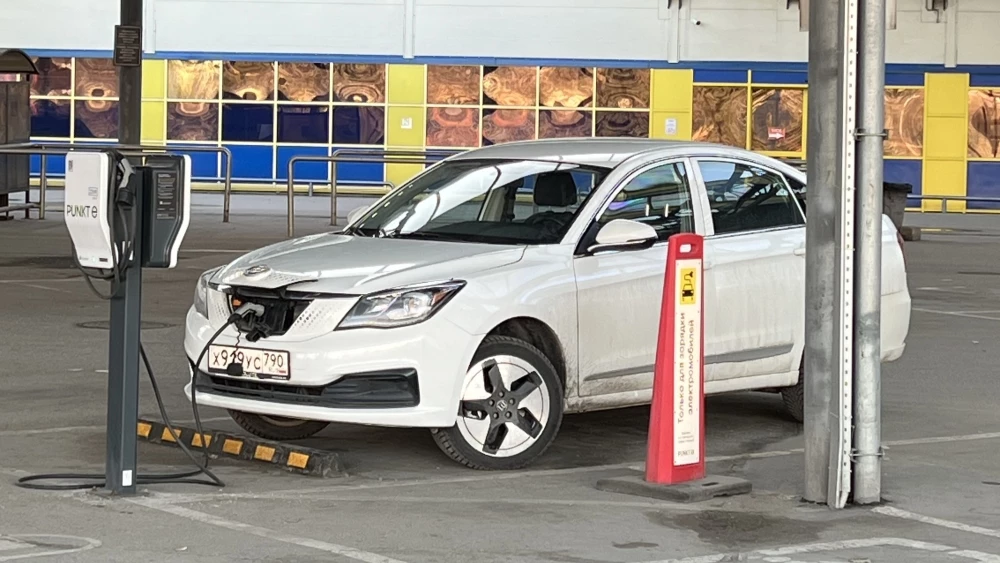 evolute i-pro зарядка сбоку спереди милославская юлия на улице