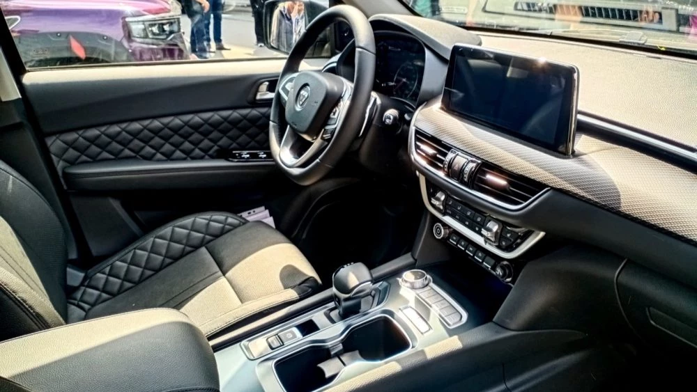 Foton G7 салон интерьер первый ряд