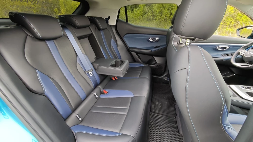 GAC GS3 тест Мишин салон интерьер второй ряд сиденья