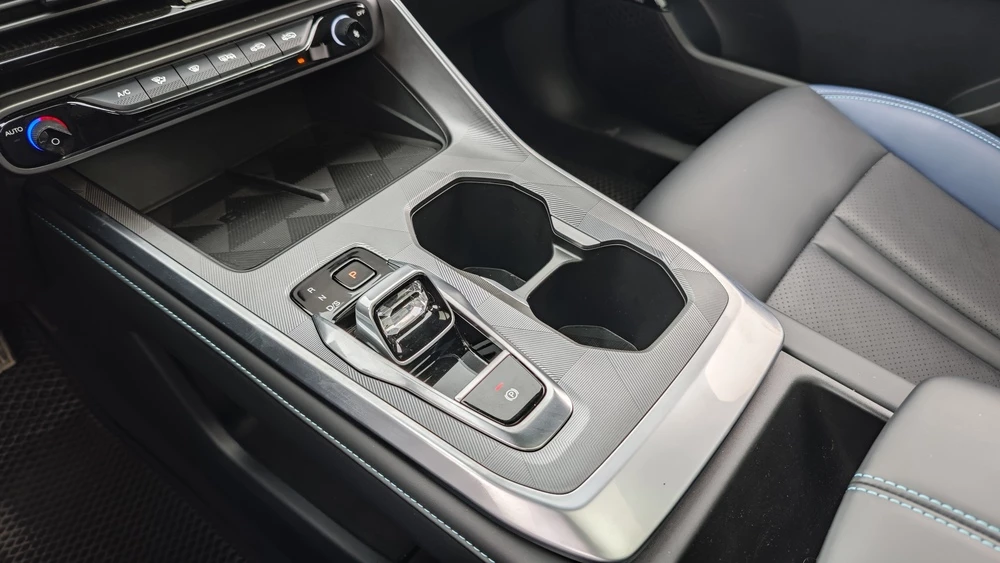 GAC GS3 тест Мишин салон интерьер тоннель селектор