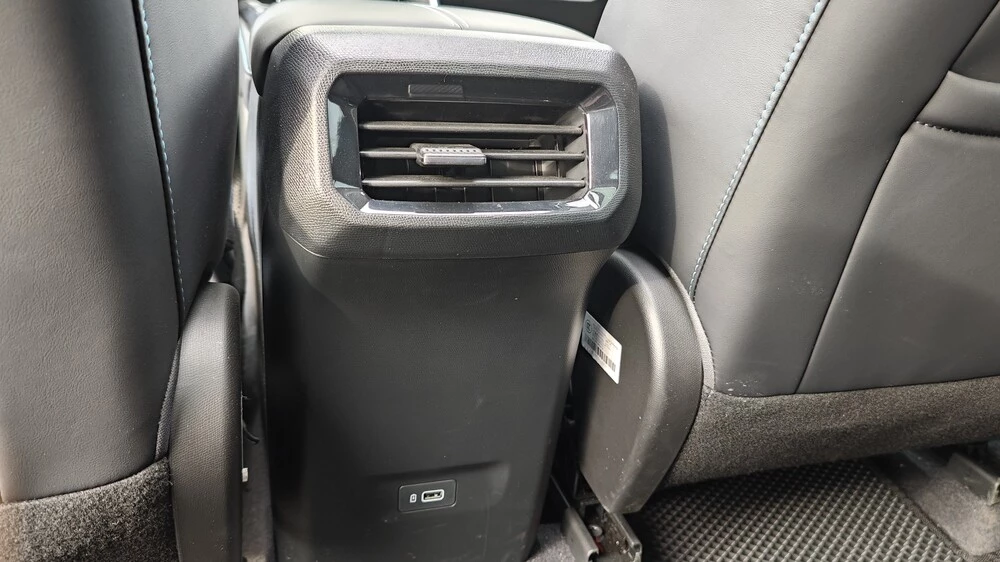 GAC GS3 тест Мишин салон интерьер второй ряд воздуховод