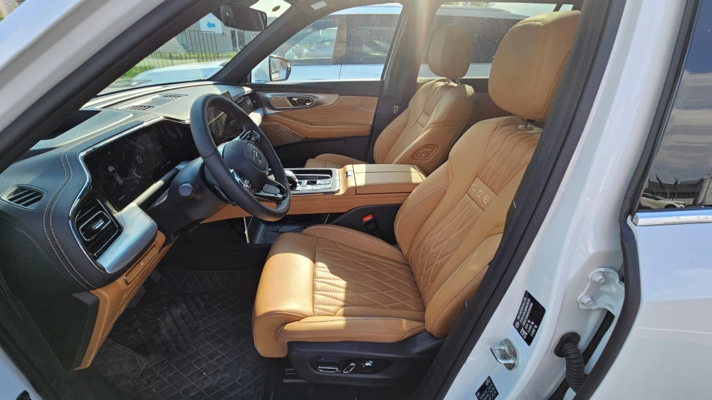 GAC GS8 Traveller тест обзор салон интерьер первый ряд